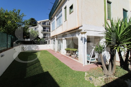 Foto Villa unifamiliare in Via XXIV Maggio 15, Viagrande Centro di 460 m²