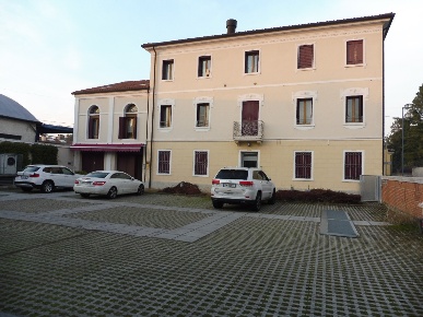 Foto Ufficio in Via Salute 34, Rossano Veneto Centro di 260 m² in affitto