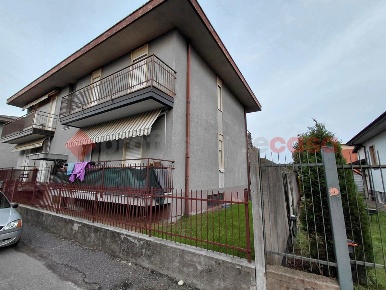 Foto Appartamento in Via Brodolini 3, Dairago di 80 m² con 3 locali
