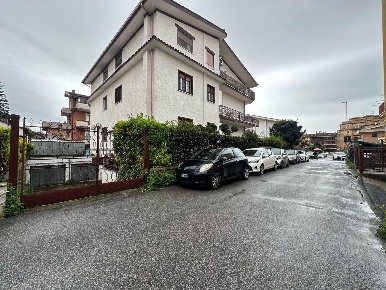 Foto Box in Roberto Rovatti, Ciampino di 12 m² in affitto