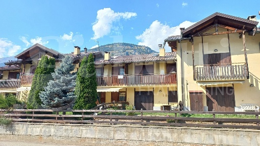 Foto Appartamento in Via Luigi Einaudi 1, Oulx Centro di 60 m² con 3 locali