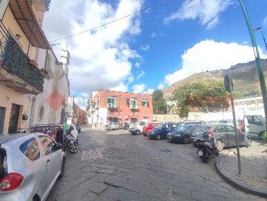 Foto Negozio in Filippo Bottazzi, Napoli Soccavo di 55 m² con 2 locali