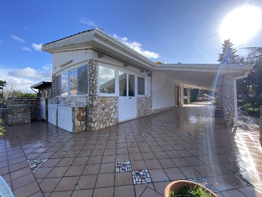 casa indipendente in vendita a Cassano delle Murge