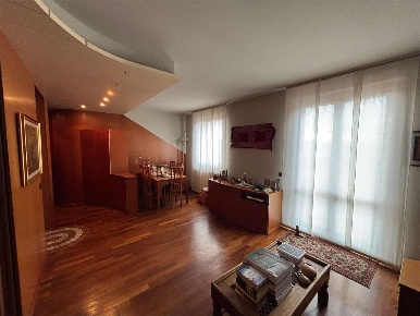 Foto Appartamento a Cantù di 90 m² con 3 locali in vendita