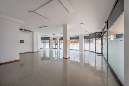 Foto Negozio in Via Martiri dei Lager, Perugia Madonna Alta - Prepo