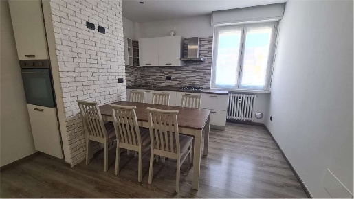 Foto Appartamento in via CENISIO 42, Milano Cenisio di 80 m² con 3 locali