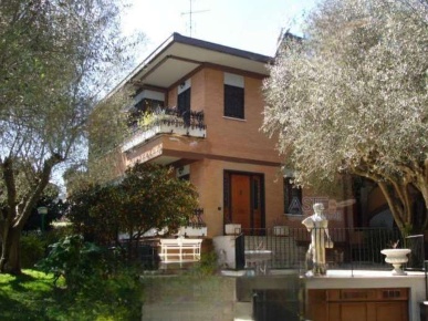 Foto Villa unifamiliare in via Gustavo Giovannoni, Roma Mezzocammino