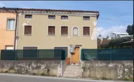 Foto Appartamento in Via XXV Aprile, Pianezze Centro di 245 m² con 1 locali