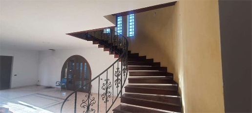 Foto Villa unifamiliare a Montoro di 400 m² con 6 locali in affitto