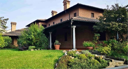 Foto Villa unifamiliare in Via Italia, Muggiò Centro di 857 m² con 1 locali