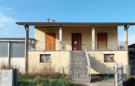 Foto Case indipendenti in Via Paolo Sesto, Acquafredda di 601 m² all'asta