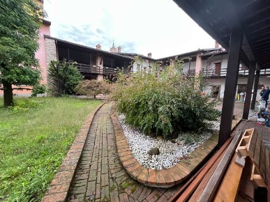 Foto Appartamento in Via Piave, Madone di 293 m² con 1 locali all'asta