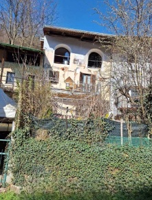 Foto Case indipendenti in Via Destefanis, Front Centro di 217 m² all'asta