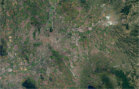 Foto Appartamento in Viale Giorgio De Chirico, Roma di 130 m² con 6 locali