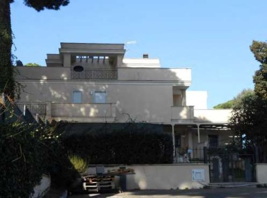 Foto Appartamento in Via Achille Grandi, Genzano di Roma Centro di 172 m²