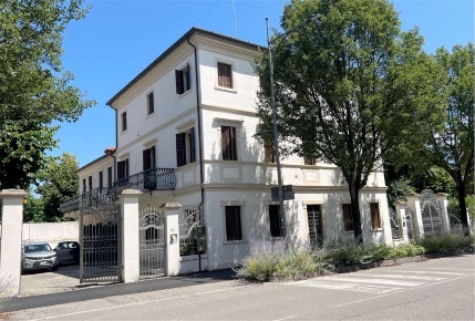 Foto Appartamento in Via Nazario Sauro, San Donà di Piave Centro di 231 m²