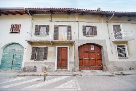 Foto Casa indipendente in Via Raimondo 28, Volpiano di 198 m² con 7 locali