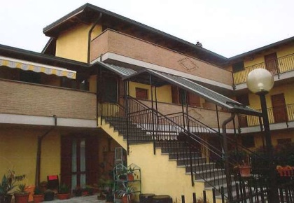 Foto Appartamento in Via Barone E. Leonino, Truccazzano di 81 m² all'asta