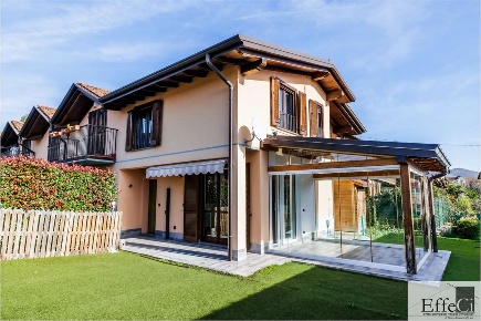 Foto Villa a schiera in Via San Martino 19/c, Besozzo Centro di 118 m²