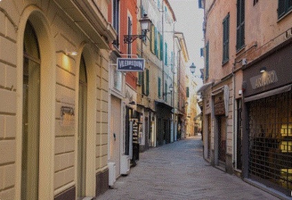 Foto Locale commerciale in Via Vittorio Veneto, Alassio Centro di 80 m²