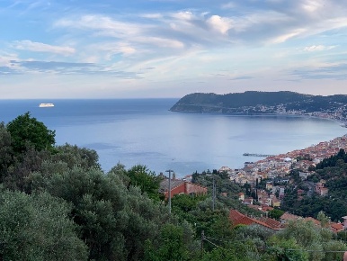 Foto Villa unifamiliare a Alassio di 145 m² in vendita