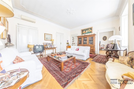 Foto Attico in via andrea doria, Milano Centrale di 275 m² con 6 locali