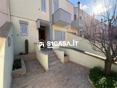 Foto Casa indipendente in Via Gobetti, Galatone Centro di 130 m² in vendita