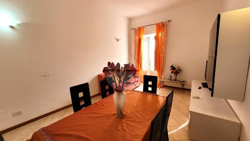 Foto Appartamento in Piazza del Comune, Sutri Centro di 85 m² con 3 locali