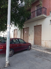 Foto Locale commerciale a Erice Centro di 80 m² con 2 locali in affitto