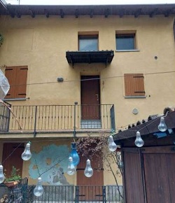 Foto Appartamento in Via Carrobbio  1, Valbrona Visino di 89 m² all'asta