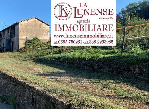 casale in vendita a Carrara in zona Bonascola