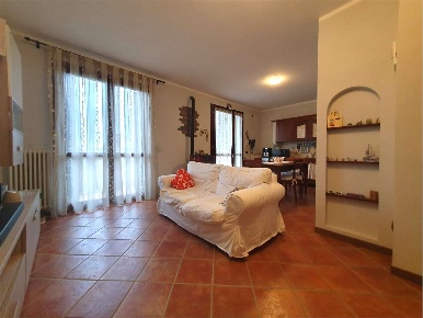 Foto Appartamento a Due Carrare di 100 m² con 3 locali in vendita