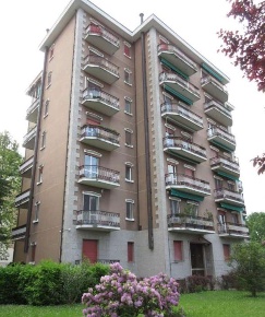 Foto Appartamento in Via Torino, Rozzano Centro di 134 m² con 7 locali