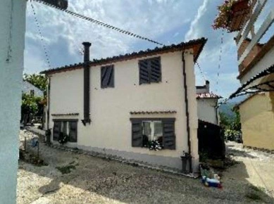 Foto Case indipendenti in Via Ceraio, Vernio Mercatale San Quirico di 81 m²