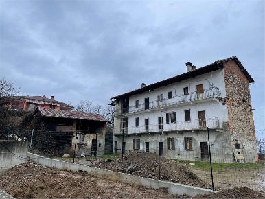 Foto Rustico in Via Giordano Bruno, Borgo Ticino Centro di 360 m²