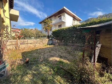 Foto Casa indipendente a Rovereto di 200 m² con 8 locali in vendita
