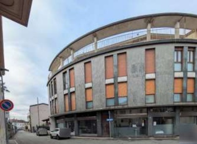 Foto Appartamento in Via Giacomo Matteotti, Carate Brianza Centro di 86 m²