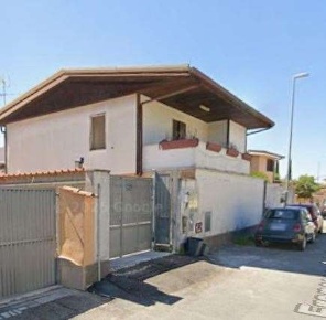 Foto Appartamento in Via Francesco Salvolini, Roma Ostia Antica di 133 m²