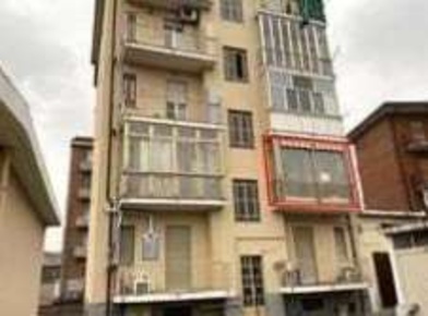 Foto Appartamento in Via Monte Cengio, Torino di 78 m² con 5 locali