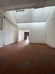 Foto Magazzino a Casoria Centro di 180 m² con 2 locali in affitto
