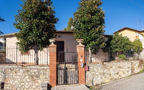Foto Villa unifamiliare a Santa Luce Pastina di 190 m² con 7 locali