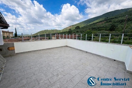 Foto Casa indipendente a Calci Centro di 210 m² con 7 locali in vendita