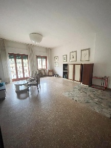 Foto Casa indipendente a Vicopisano Centro di 290 m² con 8 locali