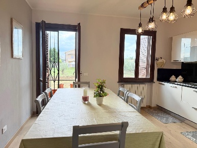 Foto Villa a schiera a Terricciola La Rosa di 200 m² con 7 locali