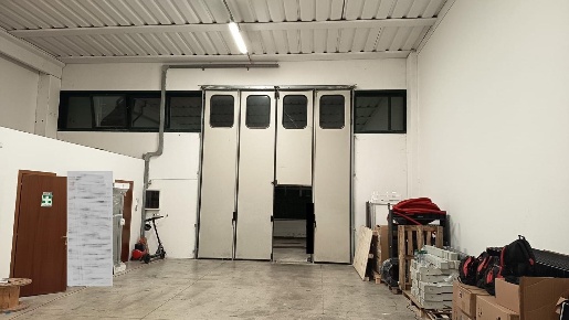Foto Capannone industriale a Vicopisano Centro di 220 m² con 1 locali