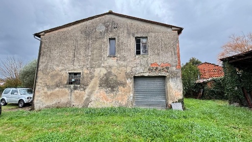 Foto Casa indipendente a Pescia Alberghi, Via Romana, Pescia Morta