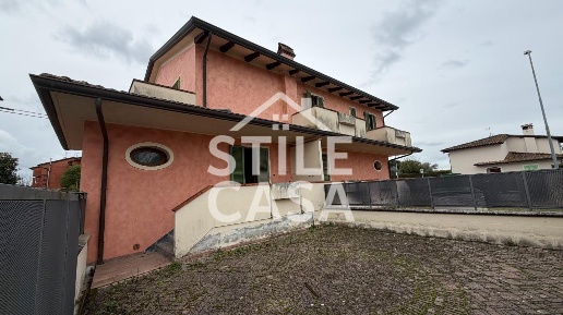 Foto Casa indipendente a Fucecchio di 150 m² con 8 locali in vendita