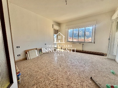 Foto Appartamento a Massa Centro di 170 m² con 7 locali in vendita