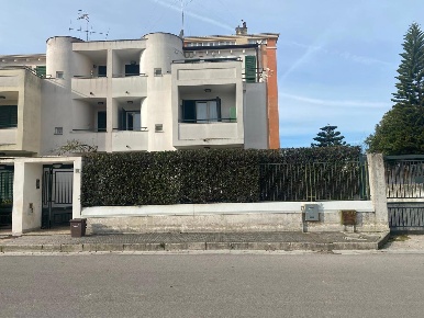 Foto Villa a schiera in Via A. Moro 38, Aversa di 500 m² con 5 locali