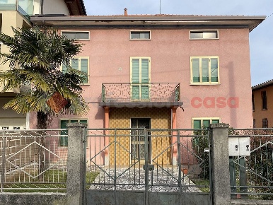 Foto Casa indipendente in ITALIA, Osio Sotto di 200 m² con 5 locali